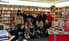 Schüler/innen in der Buchhandlung Foyles