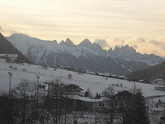 Blick über winterliche Berglandschaft